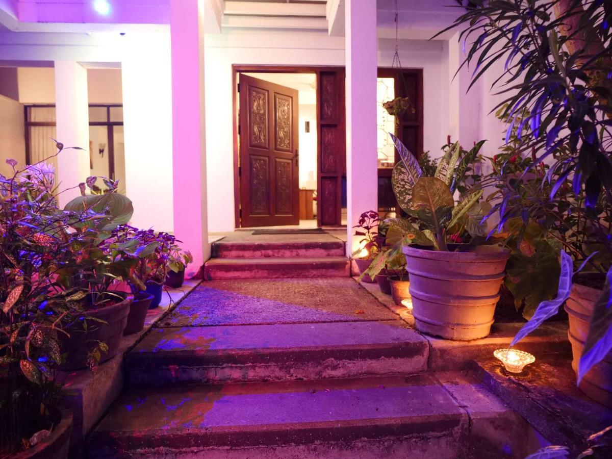 Hotel Elegance Oasis, Colombo 3 Extérieur photo